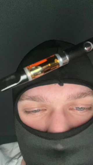 cannabis_vape_gummy_flowers_customer_review_