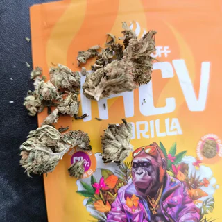 _cannabis_vape_gummy_flowers_customer_